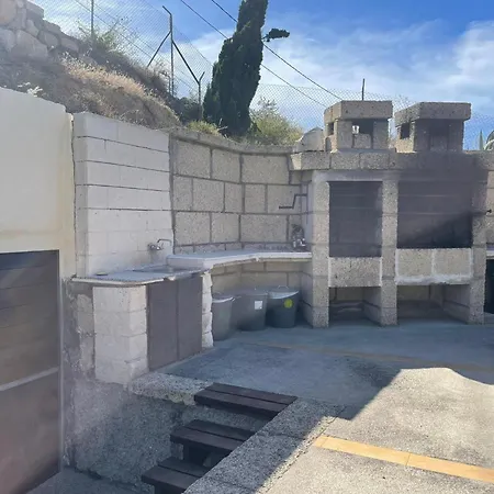 Con Vistas Maravillosas En Arico Ferienhaus Sabina Alta